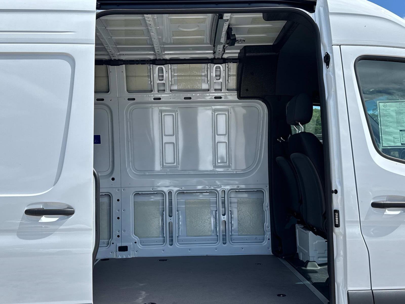 2025 Mercedes-Benz Sprinter Crew Van Base - Photo 12
