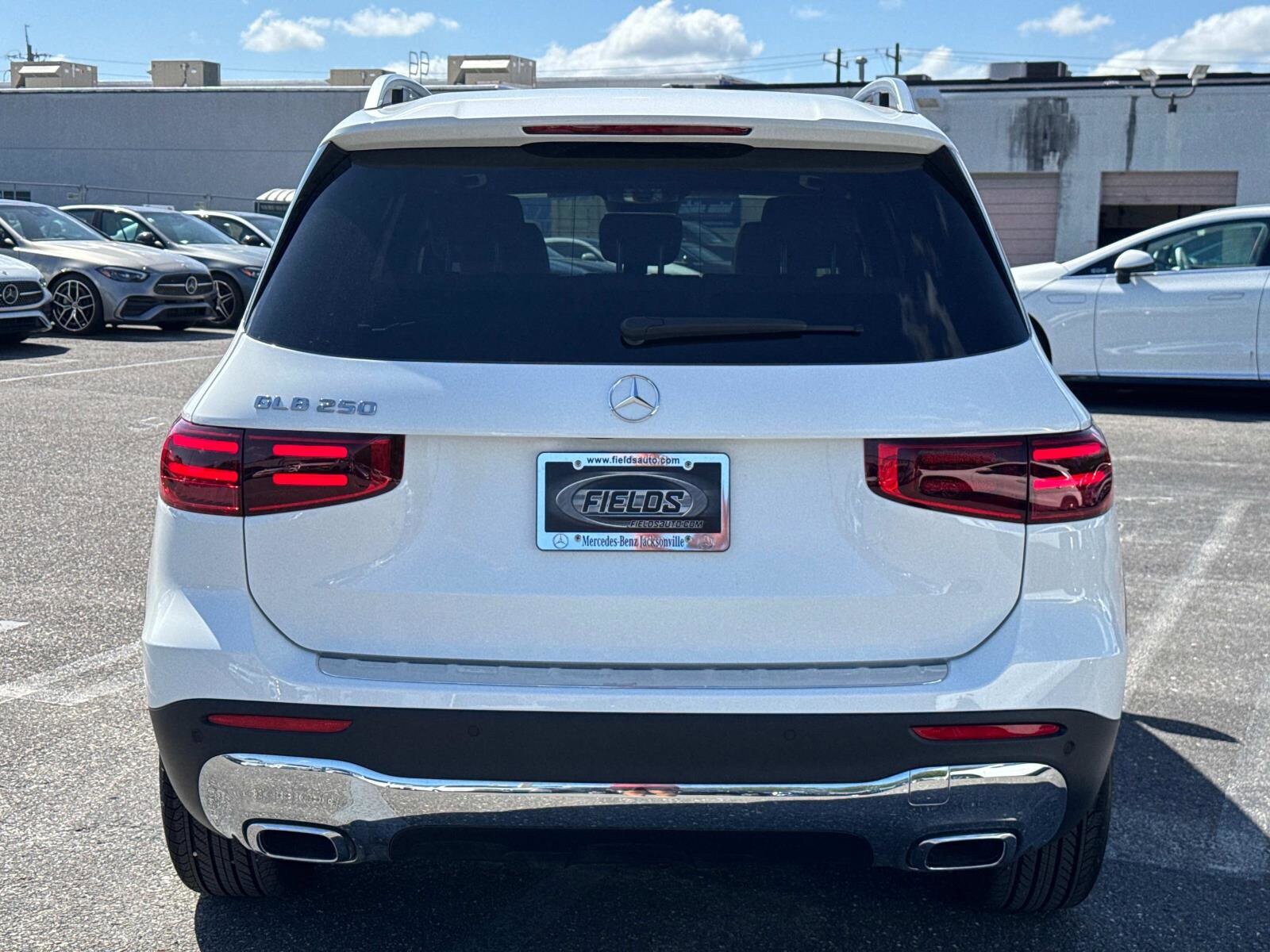 2025 Mercedes Benz GLB 250 photo 4