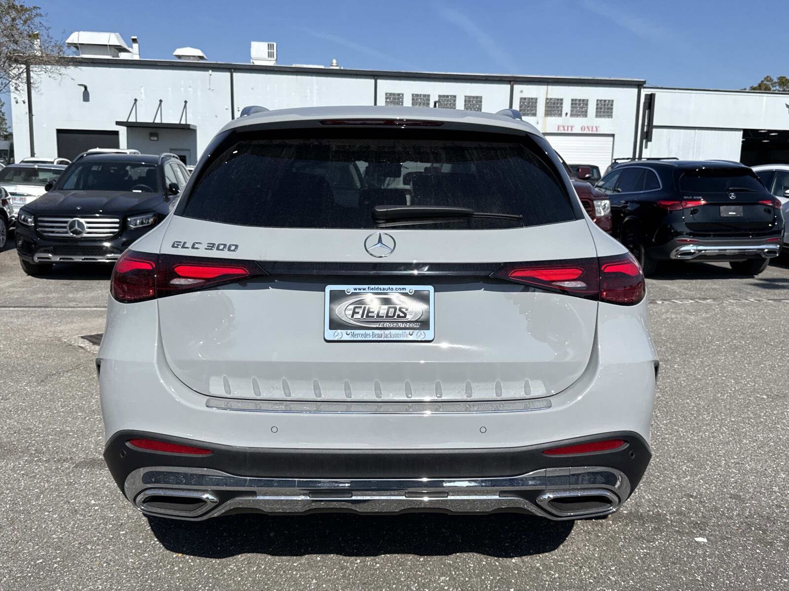 2026 Mercedes Benz GLC 300 photo 4