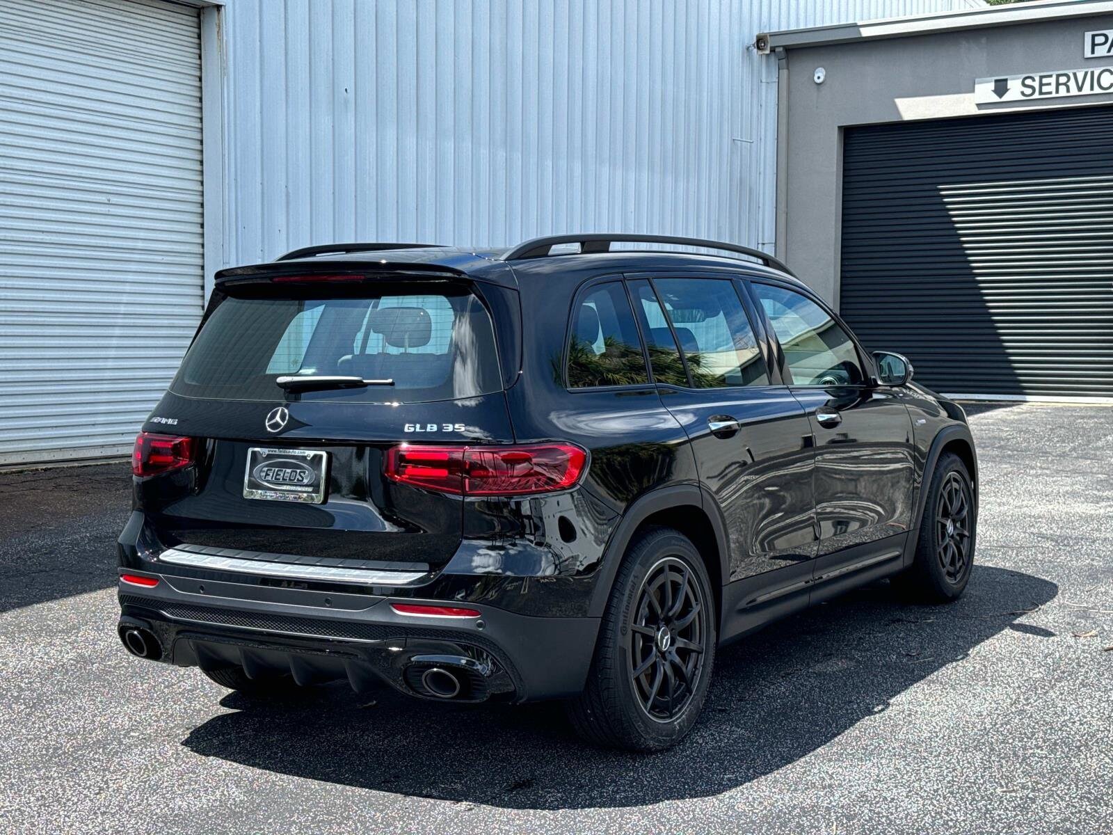 2025 Mercedes Benz GLB AMG 35 4MATIC photo 3