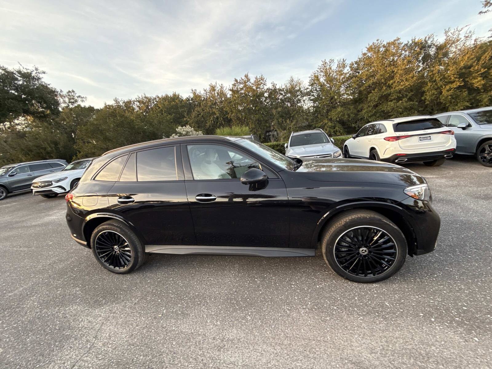 2026 Mercedes Benz GLC 300 photo 2