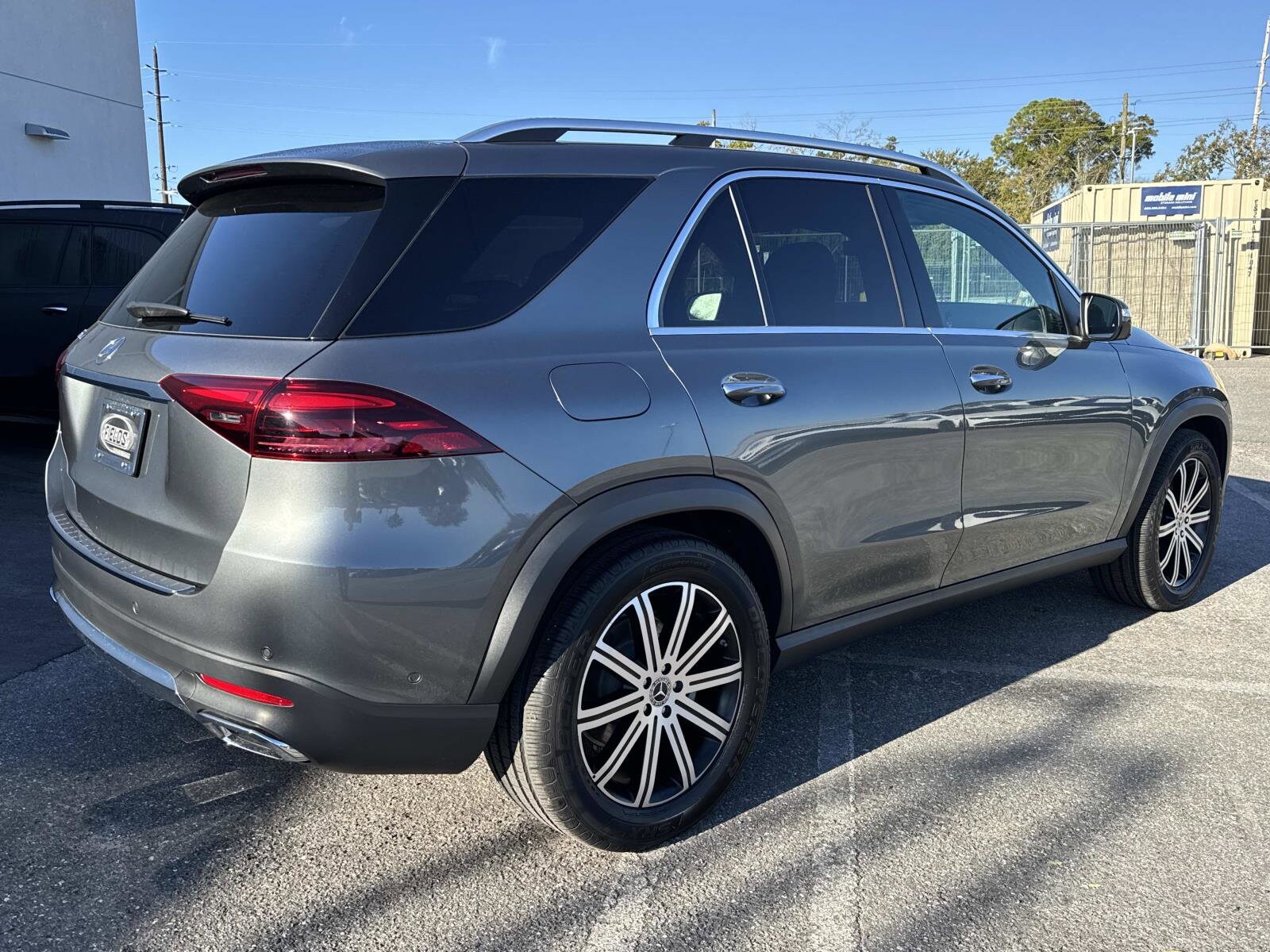 2025 Mercedes Benz GLE 350 photo 3