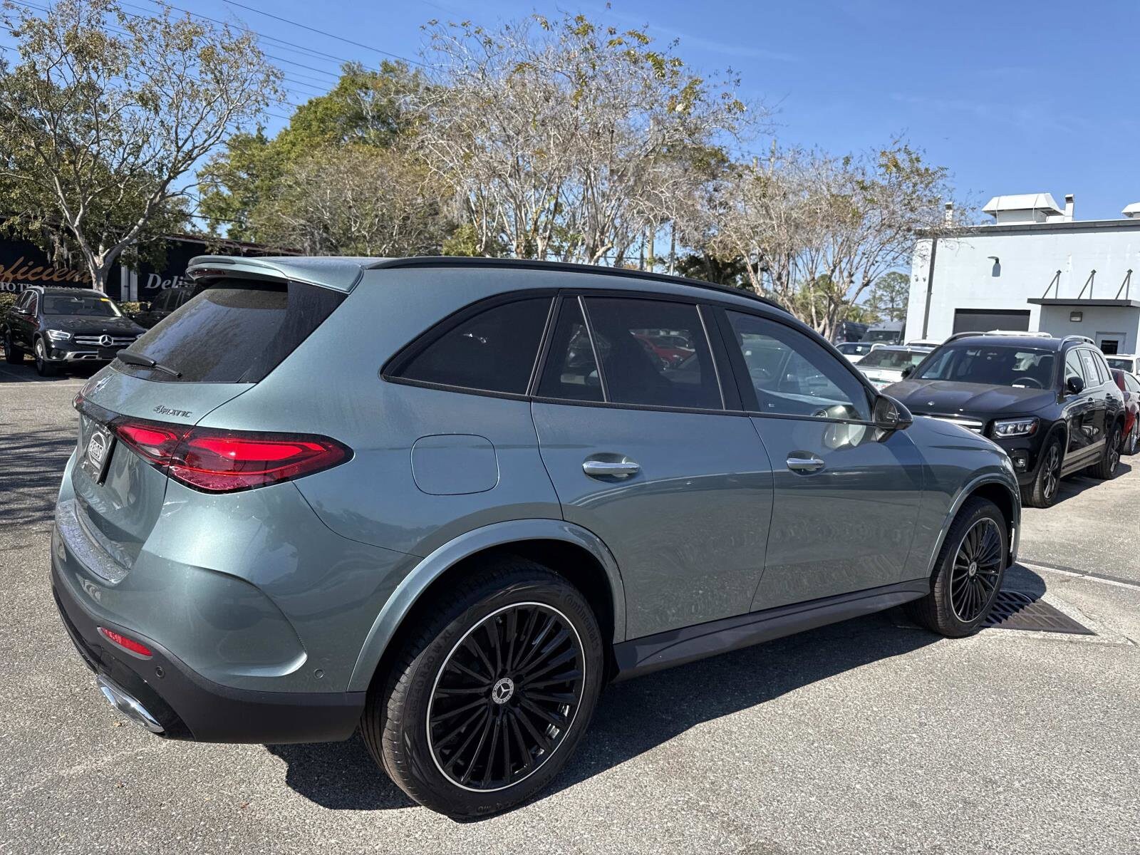 2026 Mercedes Benz GLC 300 4MATIC photo 3