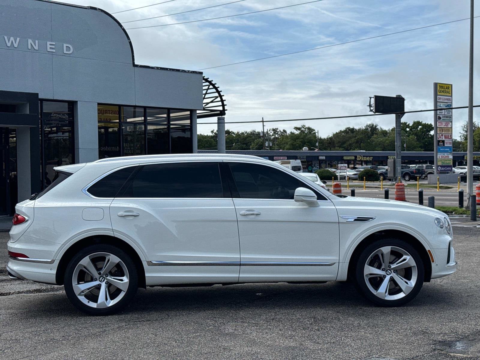Used 2023 Bentley Bentayga Azure with VIN SJAHT2ZVXPC018861 for sale in Jacksonville, FL
