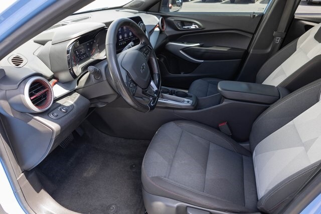 2024 Chevrolet Trax photo 2