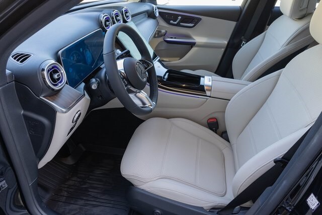 2026 Mercedes Benz GLC 300 4MATIC photo 2