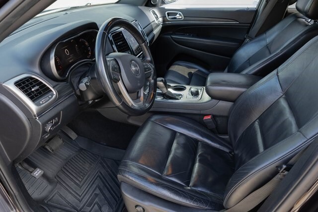 2020 Jeep Grand Cherokee Limited photo 2