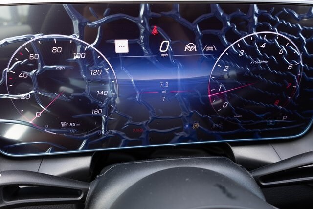 2025 Mercedes Benz GLC 300 4MATIC photo 3