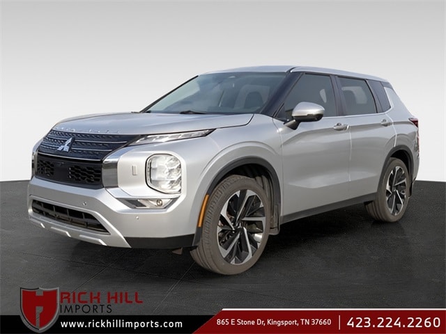 2022 Mitsubishi Outlander SE's photo