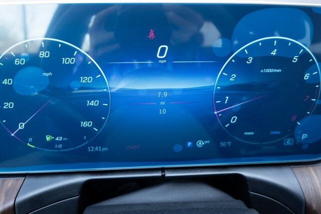 2025 Mercedes Benz C 300 4MATIC photo 3