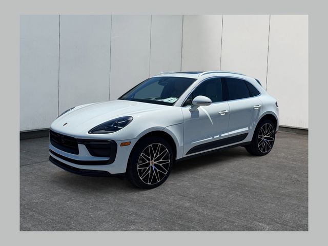 2024 Porsche Macan -'s photo