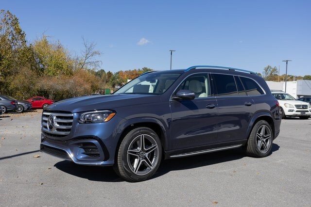 2026 Mercedes Benz GLS 450 4MATIC photo 3