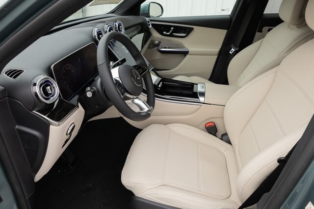 2025 Mercedes Benz GLC 350e 4MATIC photo 2
