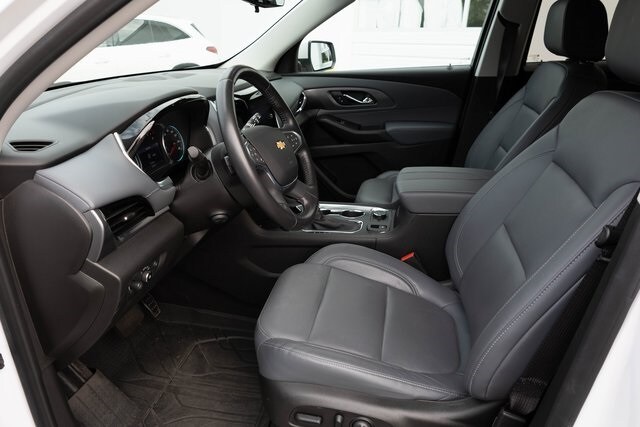 2021 Chevrolet Traverse Premier photo 2