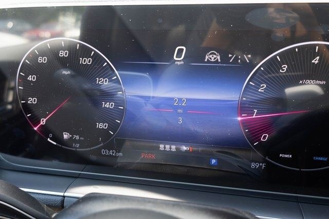 2025 Mercedes Benz GLE 450 4MATIC photo 3