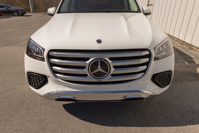 2025 Mercedes Benz GLS 450 4MATIC photo 4
