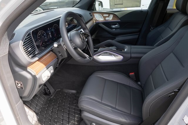 2025 Mercedes Benz GLE 450 4MATIC photo 2