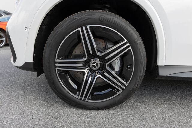 2025 Mercedes Benz GLC 300 4MATIC photo 4