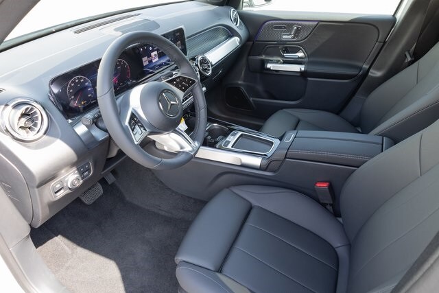 2025 Mercedes Benz GLB 250 photo 2