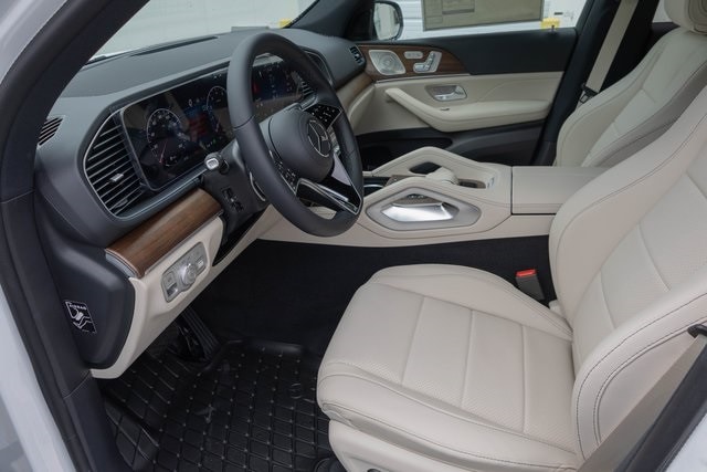 2025 Mercedes Benz GLE 450 4MATIC photo 2