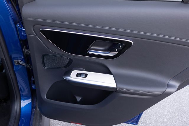 2026 Mercedes-Benz GLC Base - Photo 17