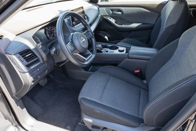 2023 Nissan Rogue SV photo 2