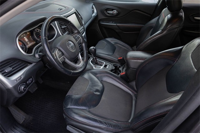 Used 2016 Jeep Cherokee Trailhawk with VIN 1C4PJMBB1GW285154 for sale in Kingsport, TN