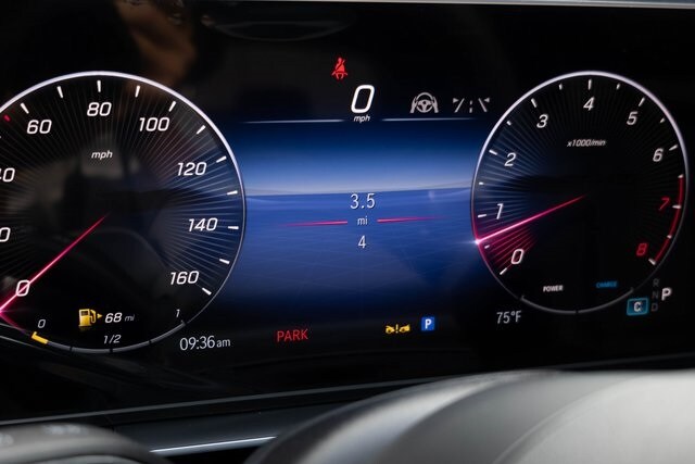 2025 Mercedes Benz GLE 580 4MATIC photo 3