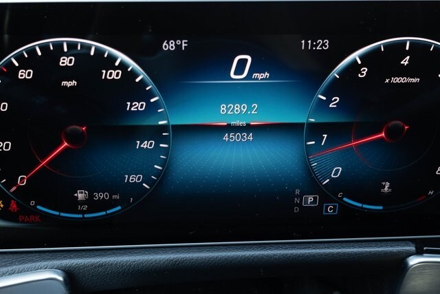 2021 Mercedes Benz GLB 250 photo 2