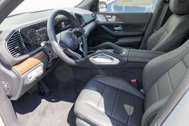 2025 Mercedes Benz GLE 450 4MATIC photo 2