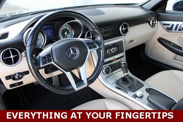 2015 Mercedes Benz SLK 250 photo 2
