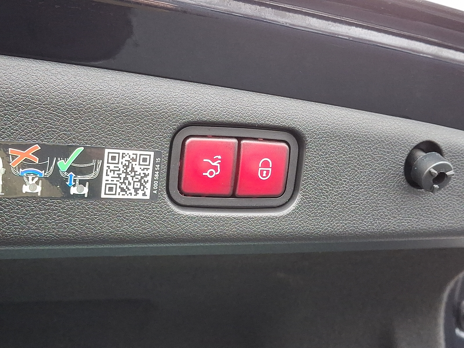 2025 Mercedes-Benz E-Class E350 - Photo 29