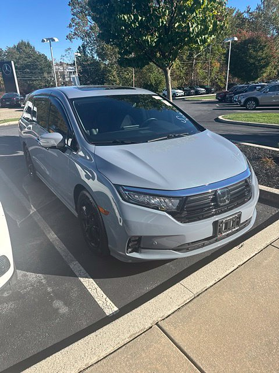 Used 2024 Honda Odyssey Elite Van