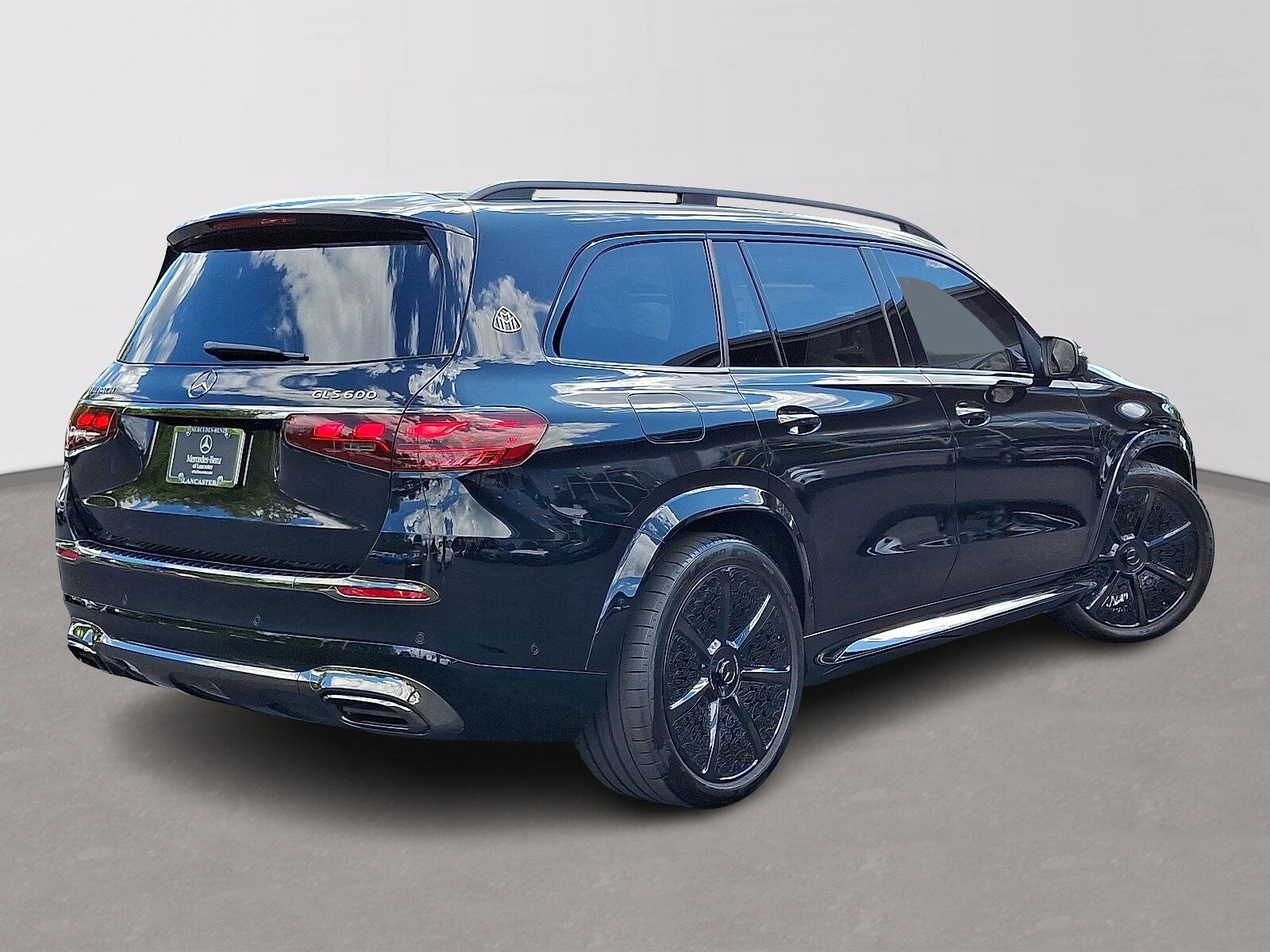 2025 Mercedes Benz GLS Maybach 600 4MATIC photo 4