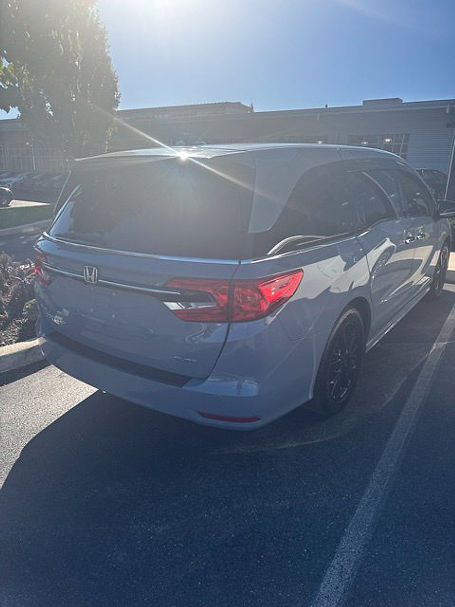 Used 2024 Honda Odyssey Elite Van