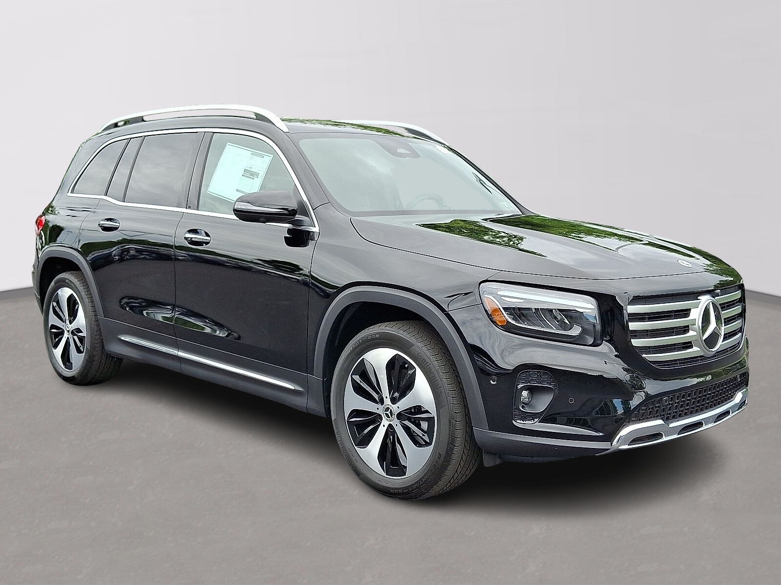 2025 Mercedes Benz GLB 250 4MATIC photo 3