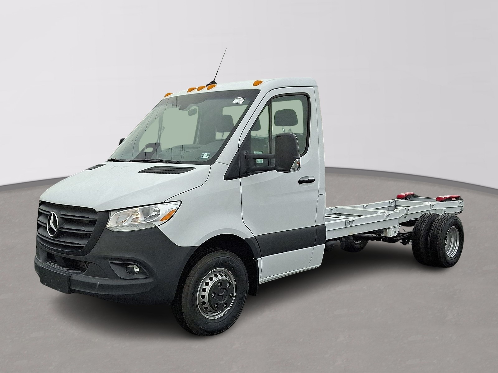 2026 Mercedes-Benz Sprinter Sprinter 4500 Chassis 4-Cyl Diesel HO Sedan's photo