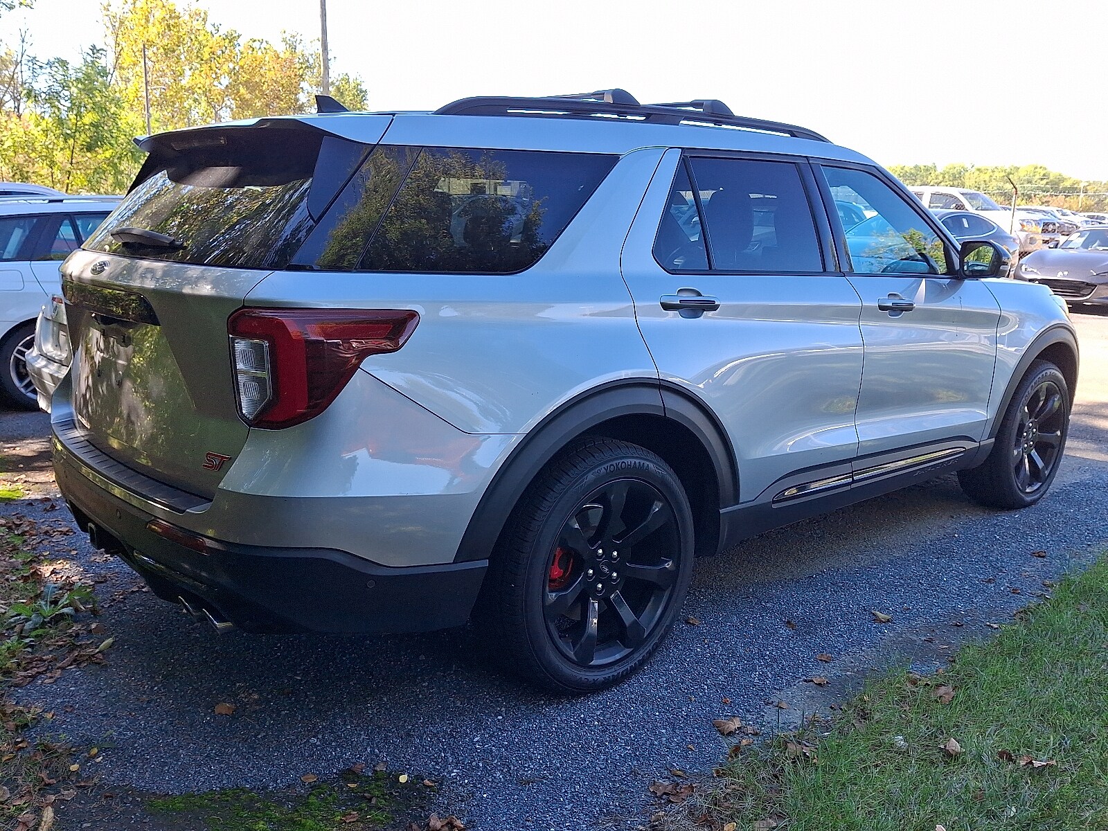 2021 Ford Explorer ST photo 3