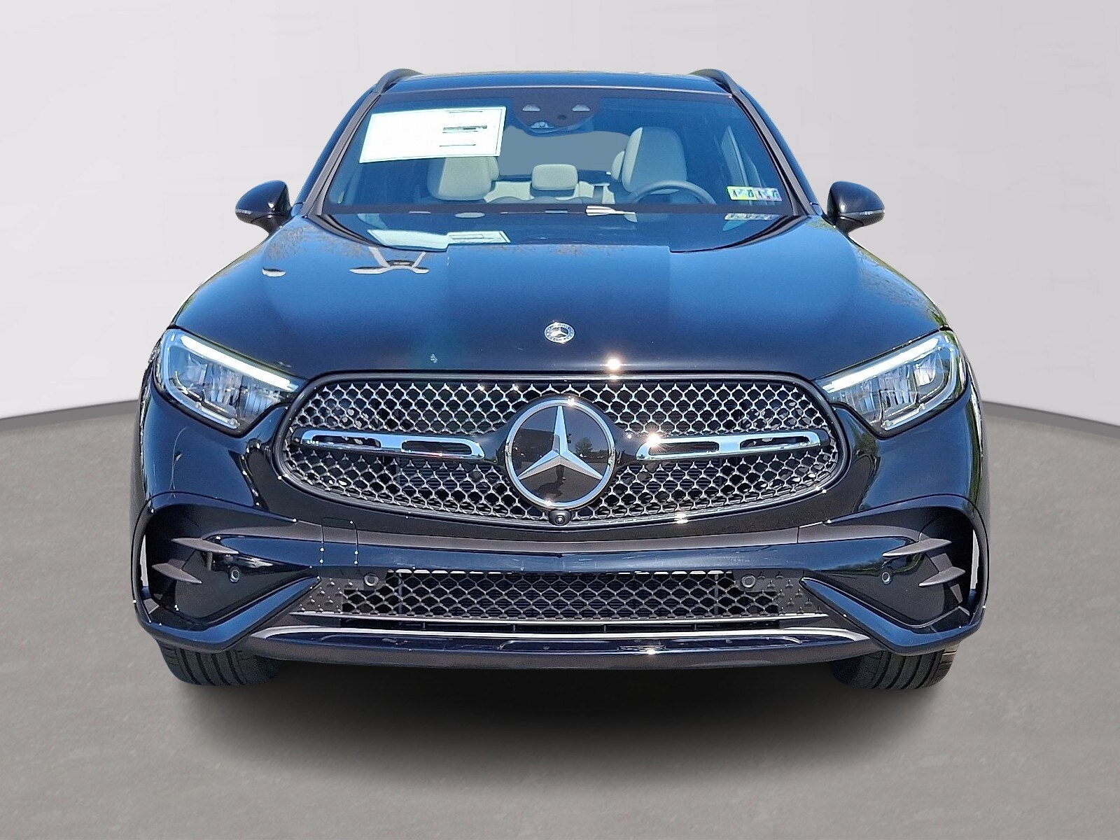 2025 Mercedes Benz GLC 300 4MATIC photo 2