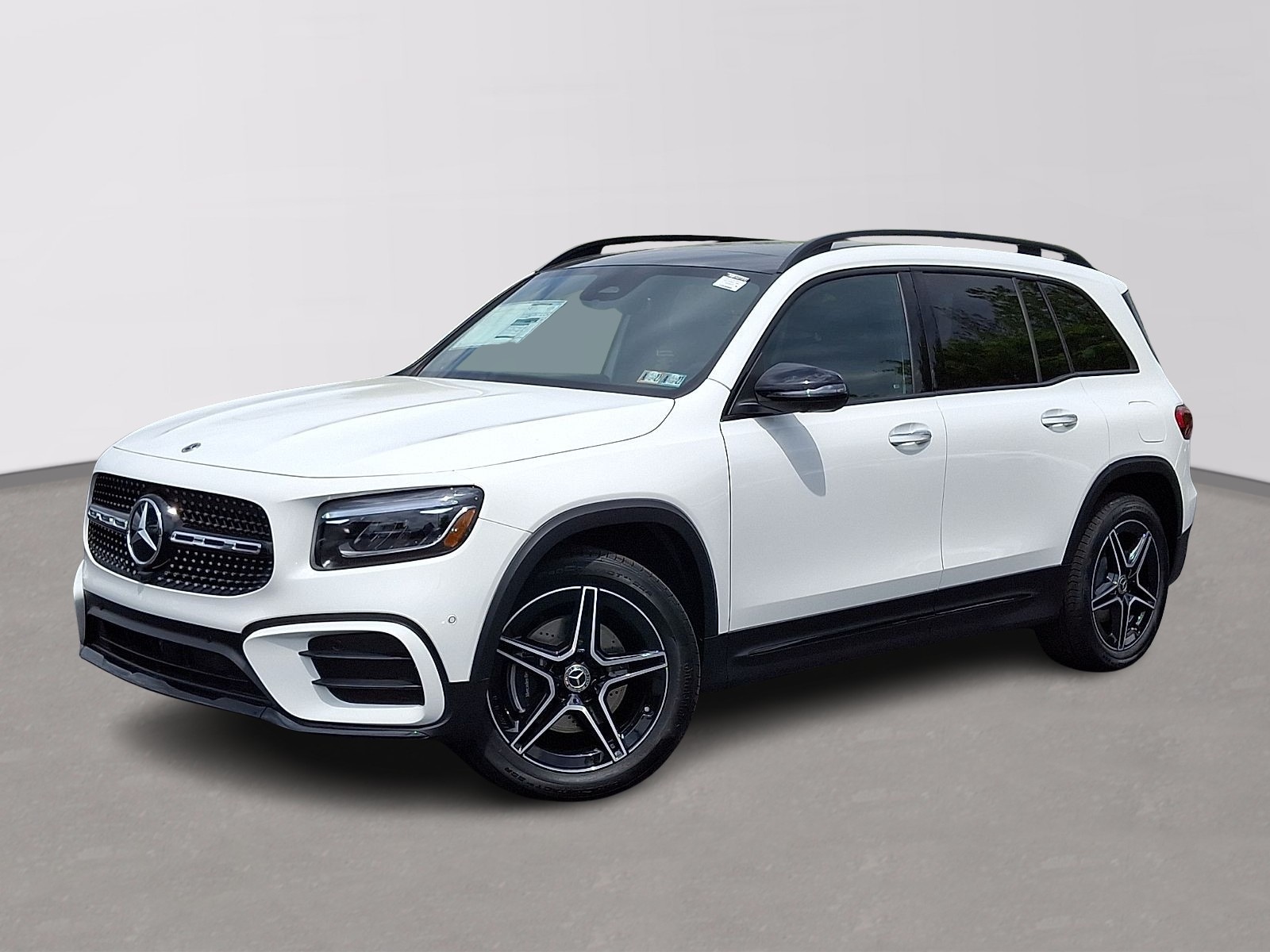 2026 Mercedes-Benz GLB GLB 250 4MATIC's photo