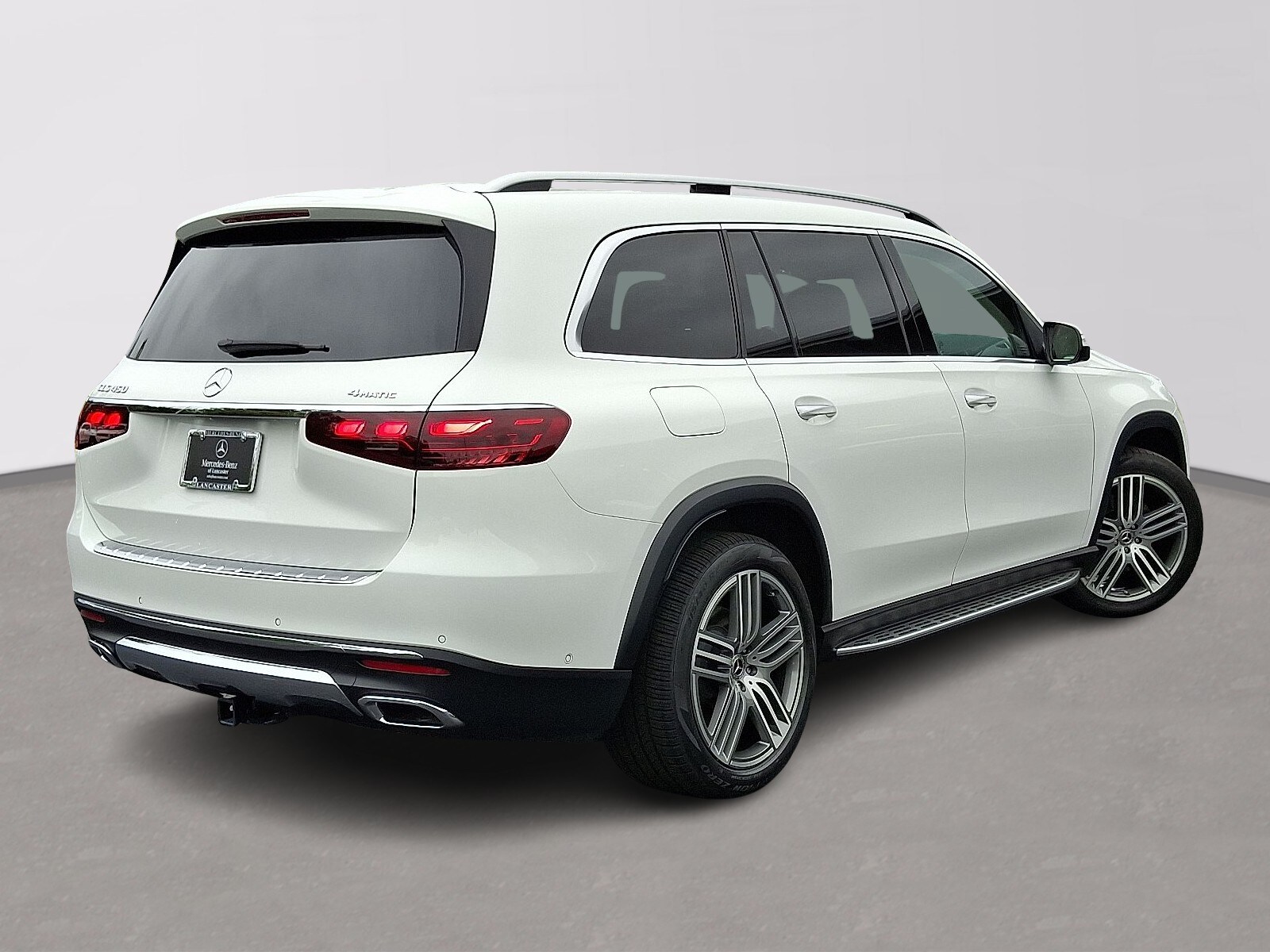 2024 Mercedes Benz GLS 450 4MATIC photo 2