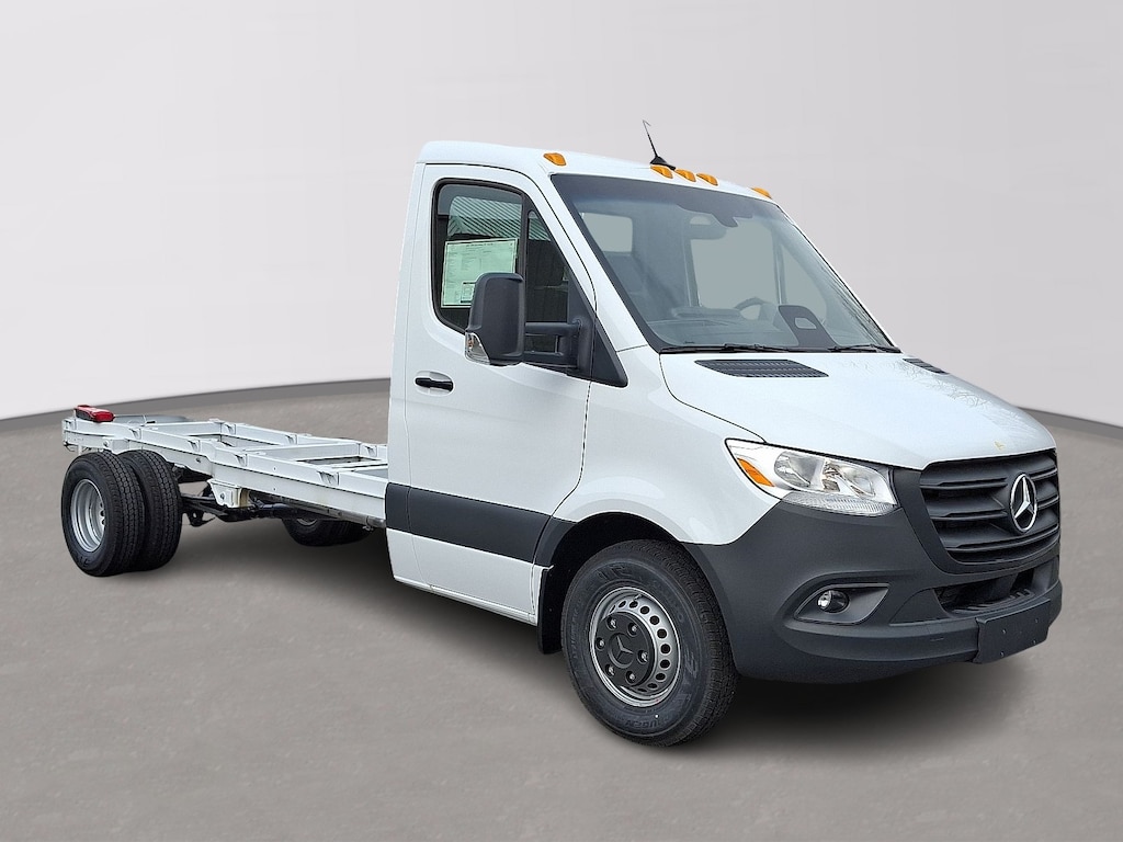 New 2025 Mercedes-Benz Sprinter 4500 Chassis Standard Roof 4-Cyl Diesel HO Truck