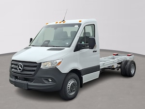 2025 Mercedes-Benz Sprinter 4500 Chassis Standard Roof 4-Cyl Diesel HO Truck W1X9N33Y5SN359703 SP1864