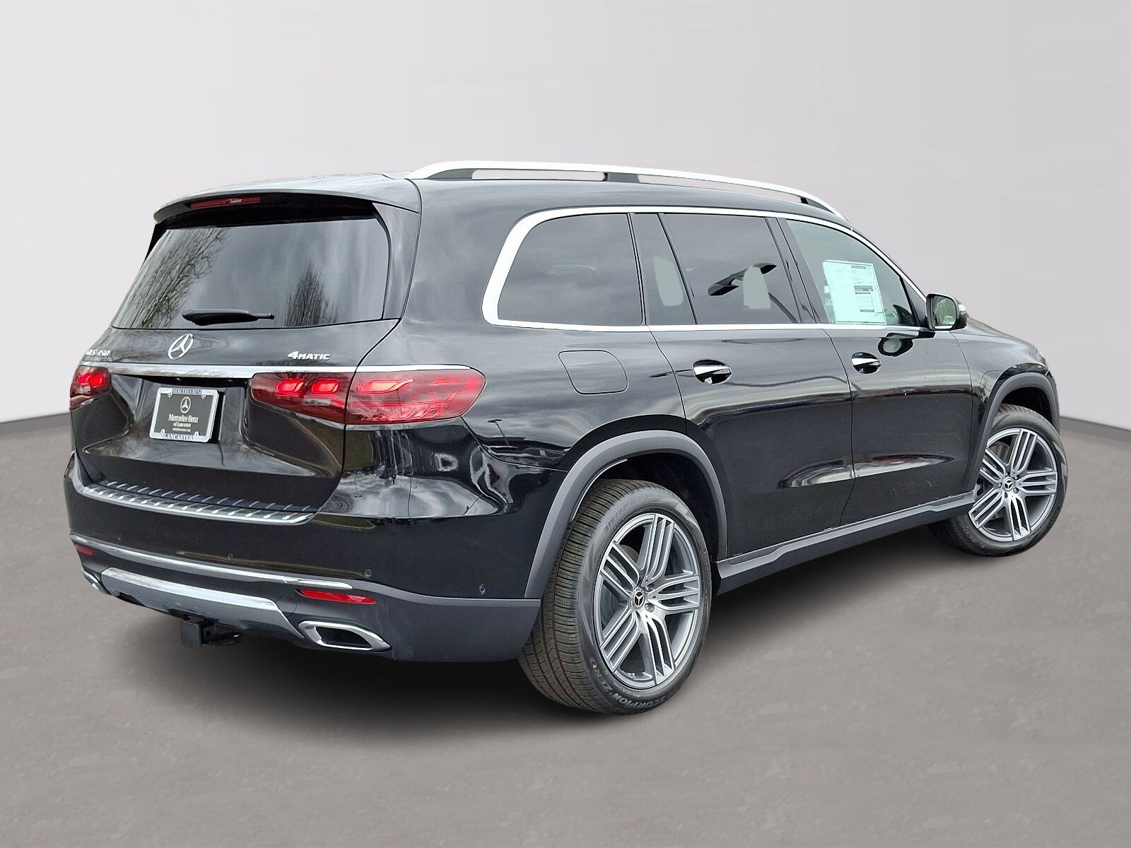 2025 Mercedes Benz GLS 450 4MATIC photo 4