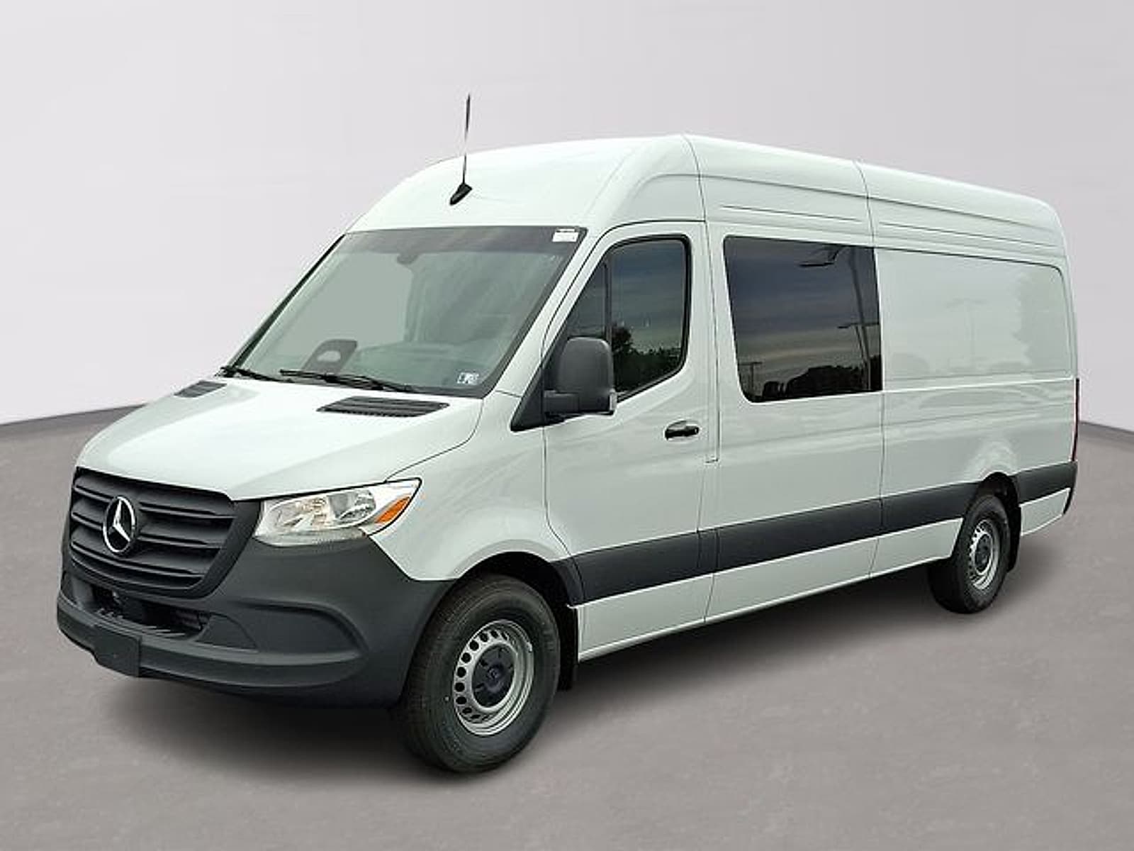 2026 Mercedes-Benz Sprinter 2500 170 WB High Roof's photo