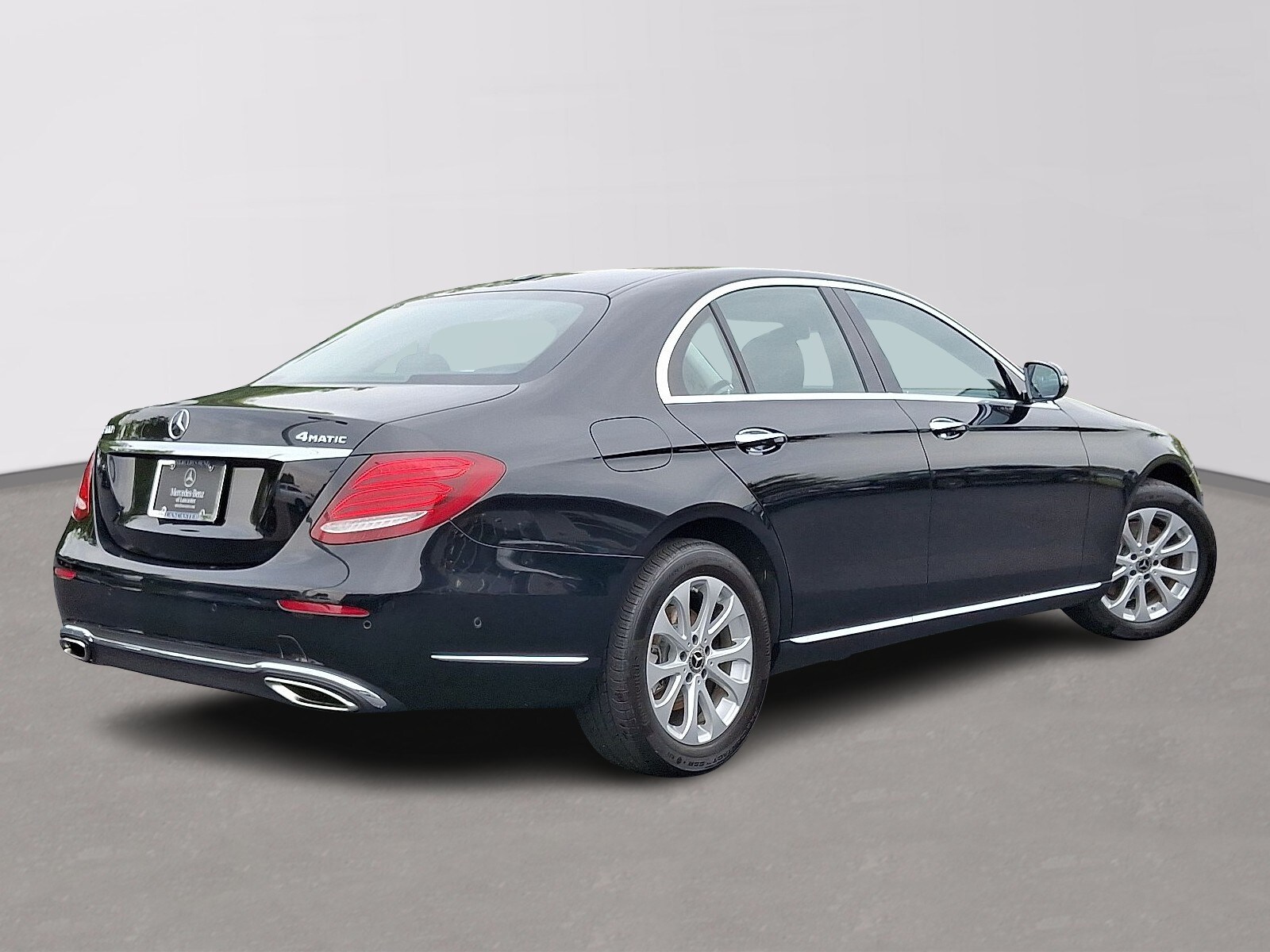 2018 Mercedes Benz E 300 4MATIC photo 3