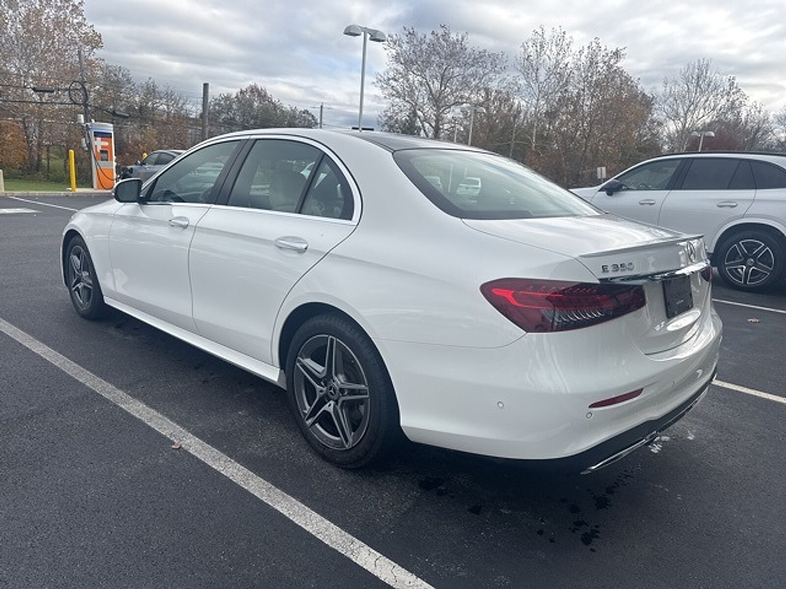 2022 Mercedes Benz E 350 4MATIC Sedan photo 2