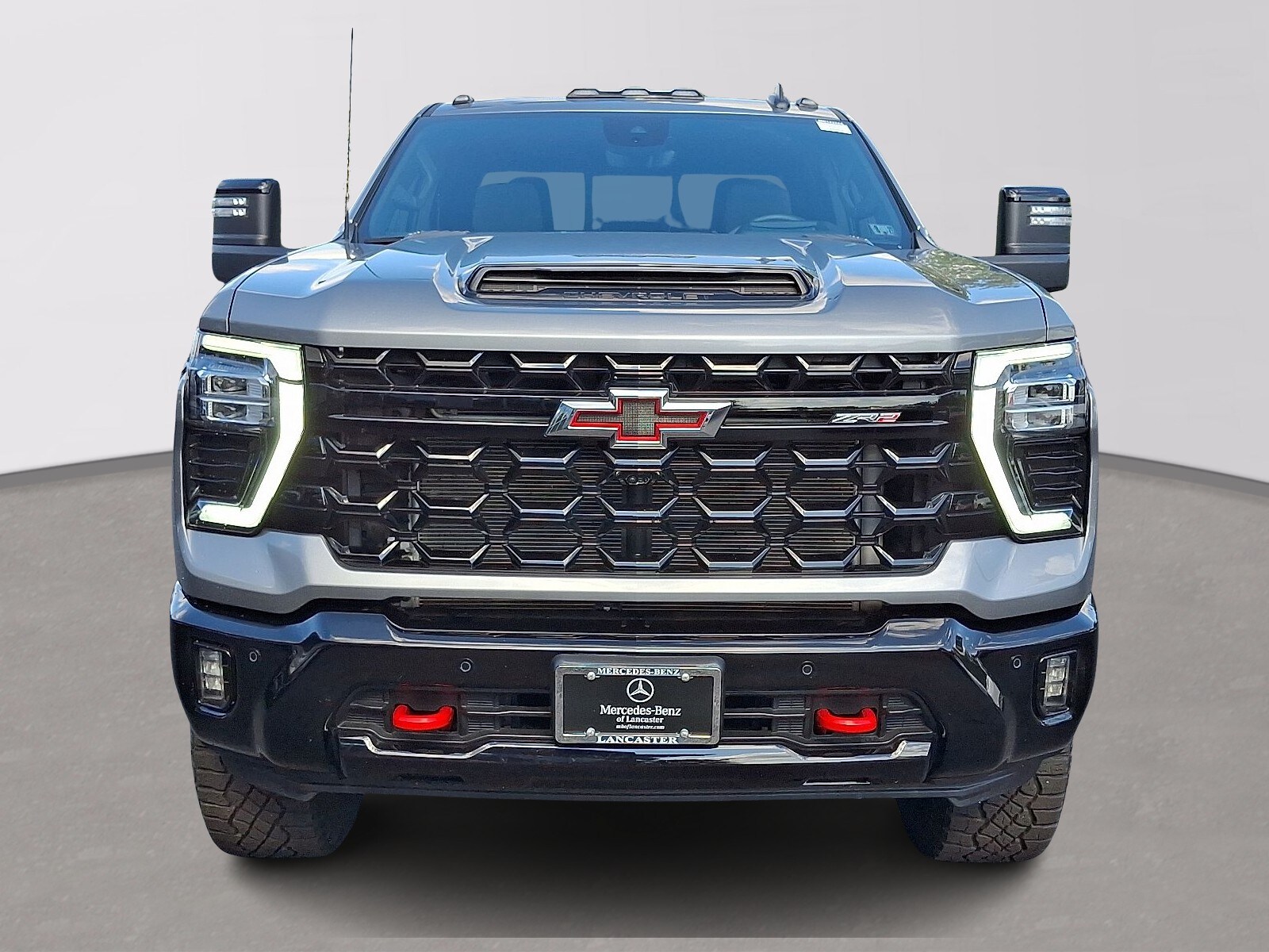2025 Chevrolet Silverado 2500HD ZR2 photo 2