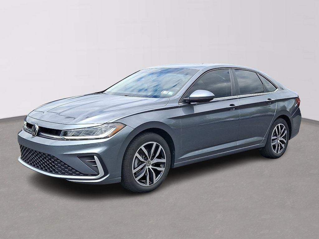 Used 2025 Volkswagen Jetta 1.5T SE Sedan