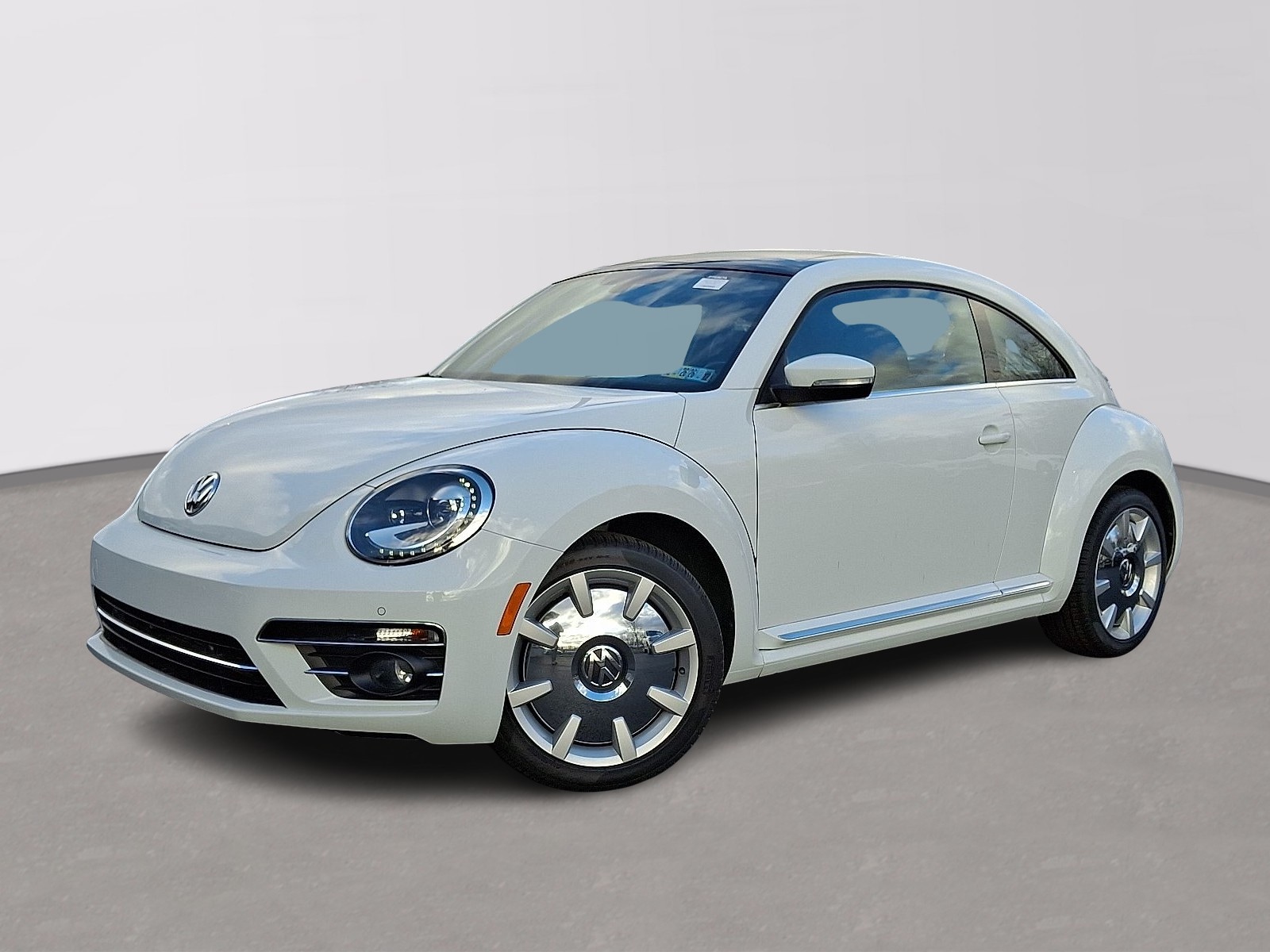 2019 Volkswagen Beetle SE's photo